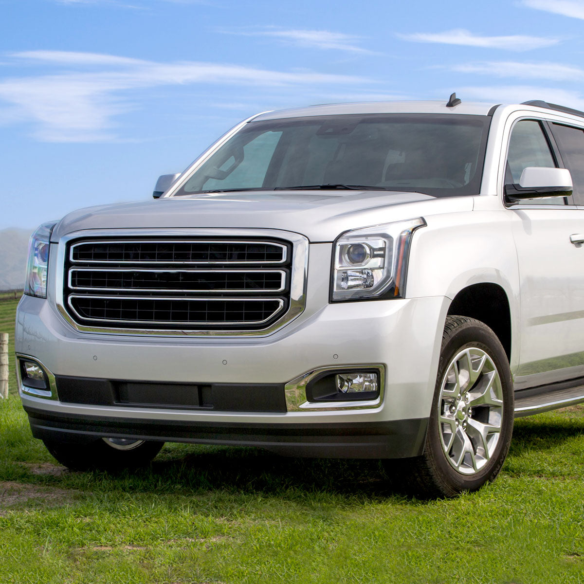 2015-2018 GMC Yukon/Yukon XL Bumper Fog Lights Kit (Chrome Housing/Clear Lens)
