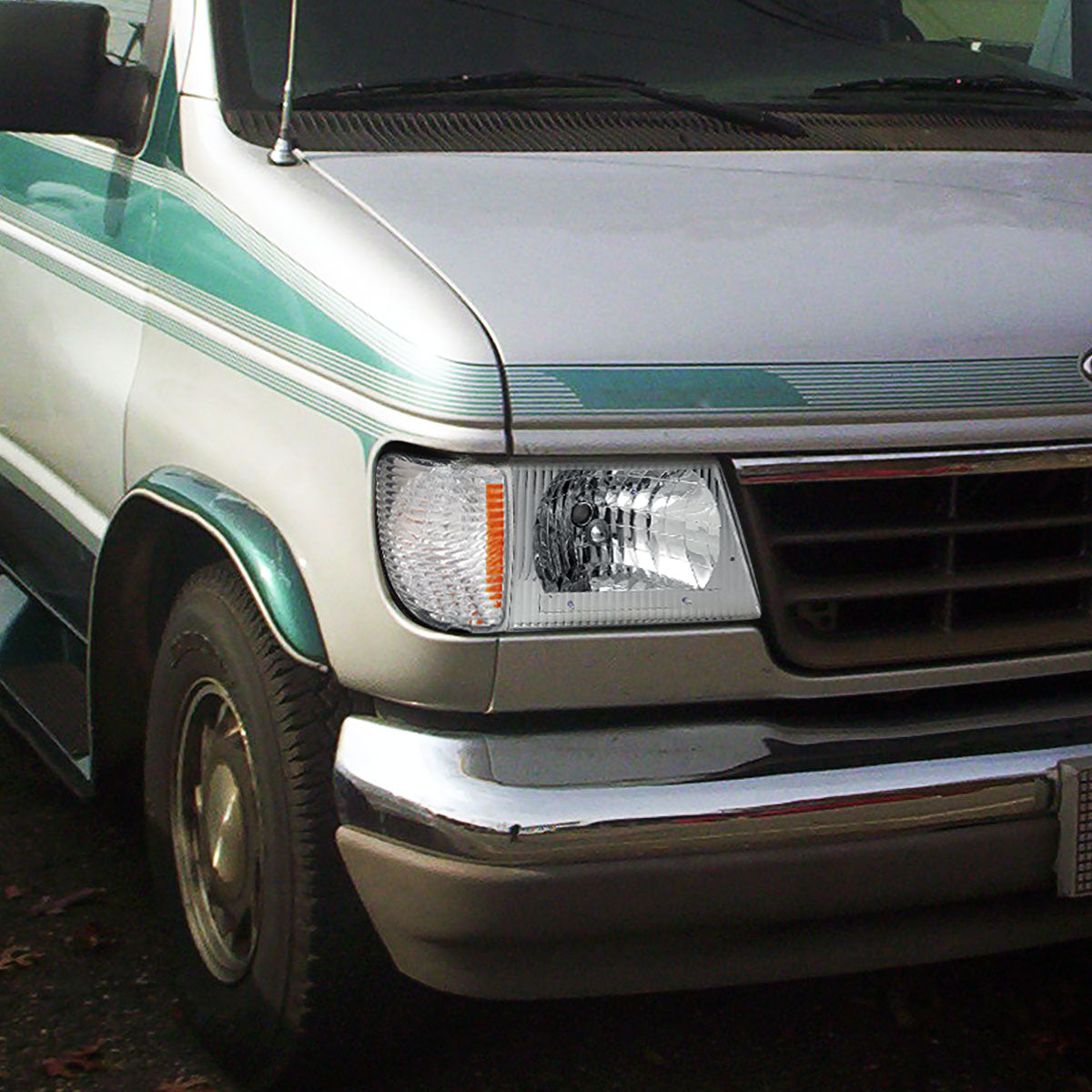 1992-2006 Ford Econoline Factory Style Crystal Headlights (Chrome Housing/Clear Lens)