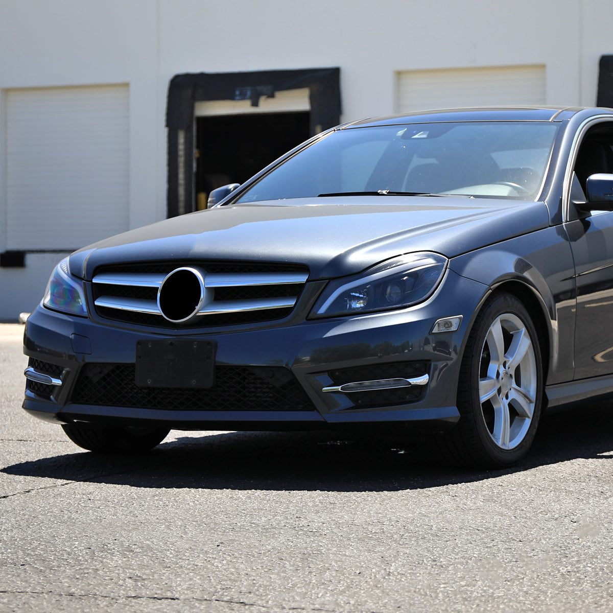 2012-2014 Mercedes-Benz W204 C-Class Switchback Sequential LED Bar Projector Headlights (Matte Black Housing/Clear Lens)