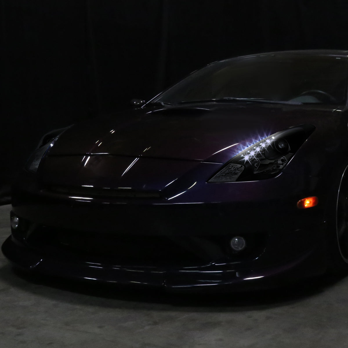 2000-2005 Toyota Celica Projector Headlights w/ SMD LED Light Strip (Black Housing/Smoked Lens)