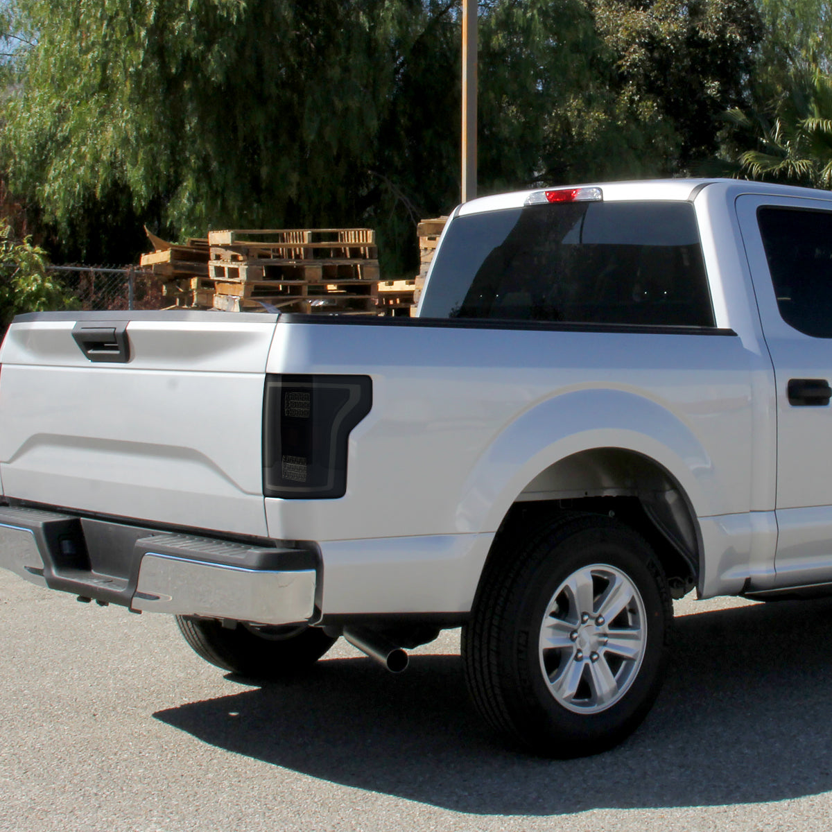 2015-2017 Ford F-150 V2 LED Tail Lights (Matte Black Housing/Clear Lens)