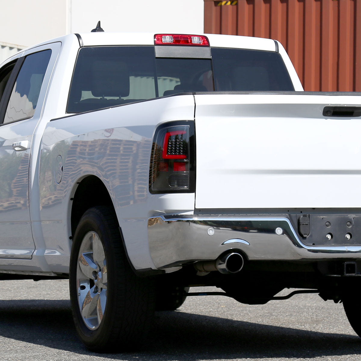 2009-2018 Dodge RAM 1500 / 2019-2021 RAM Classic / 2010-2018 RAM 2500 3500 White Bar LED Tail Lights (Glossy Black Housing/Clear Lens)