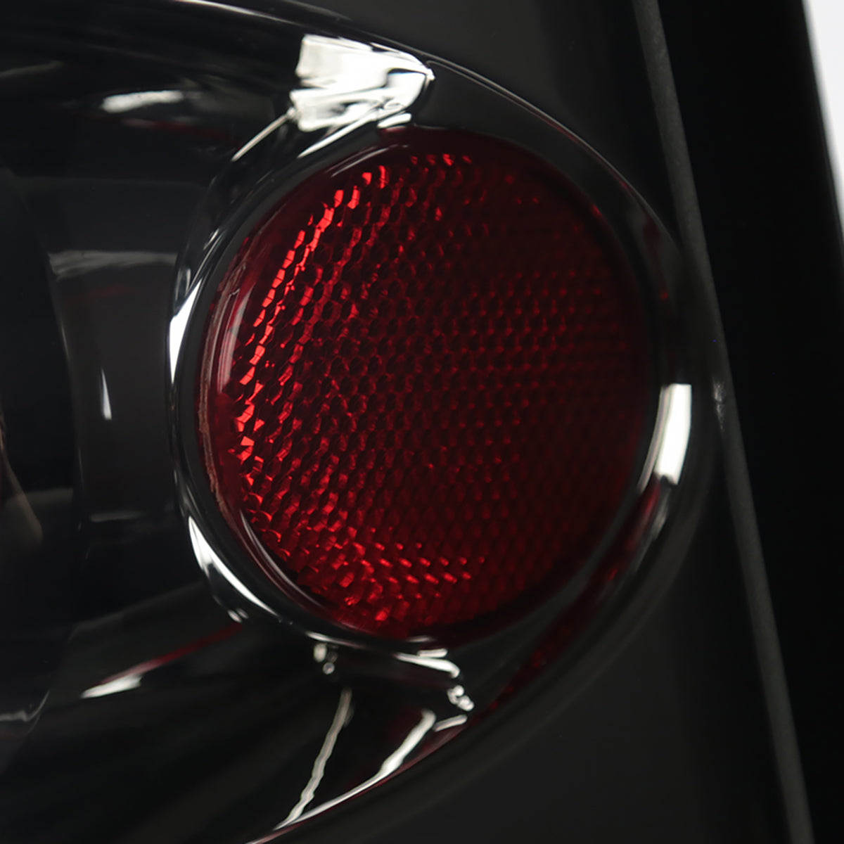 2003-2006 Chevrolet Silverado Tail Lights (Chrome Housing/Smoked Lens)
