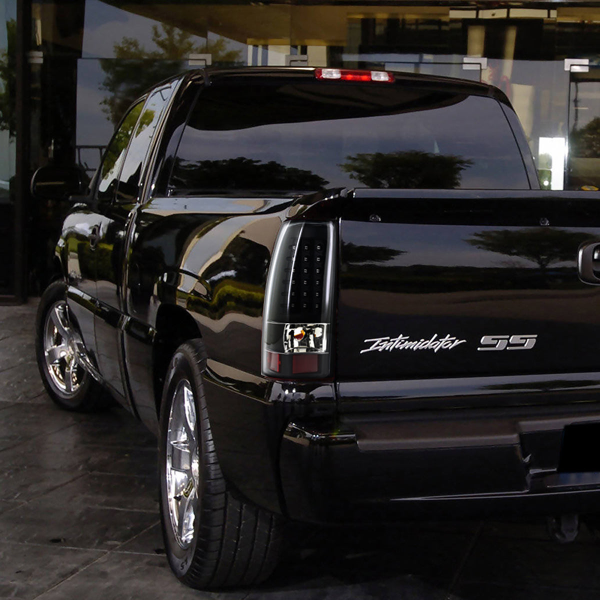 2003-2006 Chevrolet Silverado V2 LED Tail Lights (Matte Black Housing/Clear Lens)