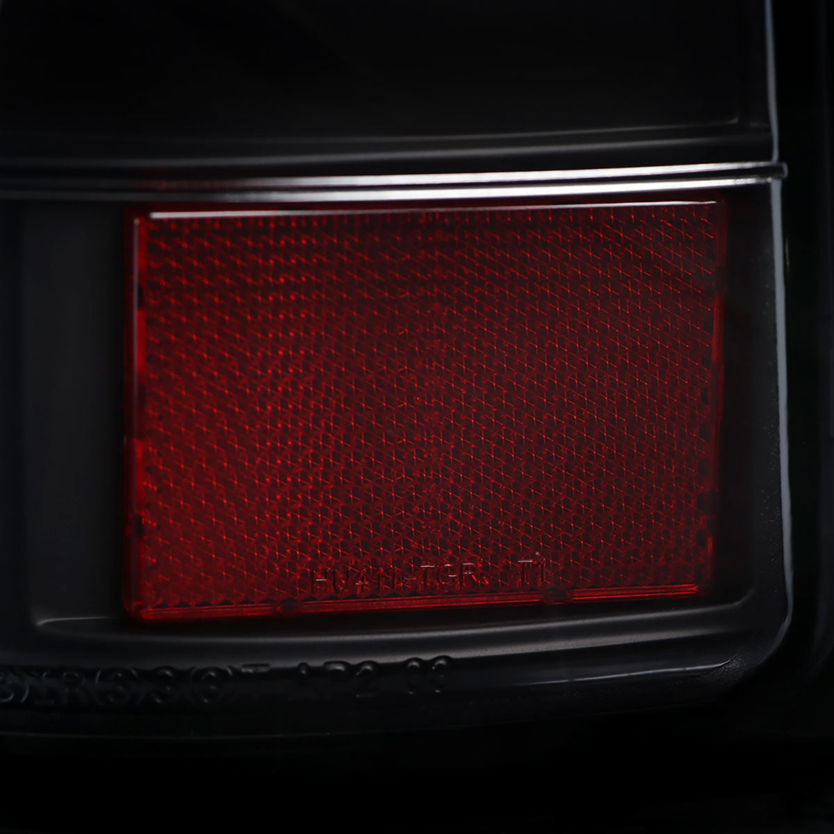 2003-2006 Chevrolet Silverado Red C Bar LED Tail Lights - G2 (Black Housing/Clear Lens)