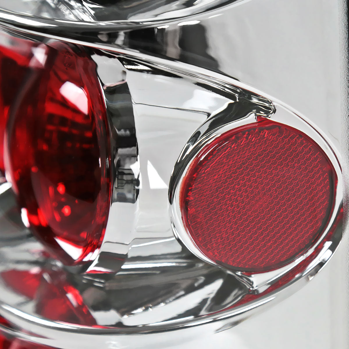 1999-2002 Chevrolet Silverado/ 1999-2006 GMC Sierra Tail Lights (Chrome Housing/Clear Lens)