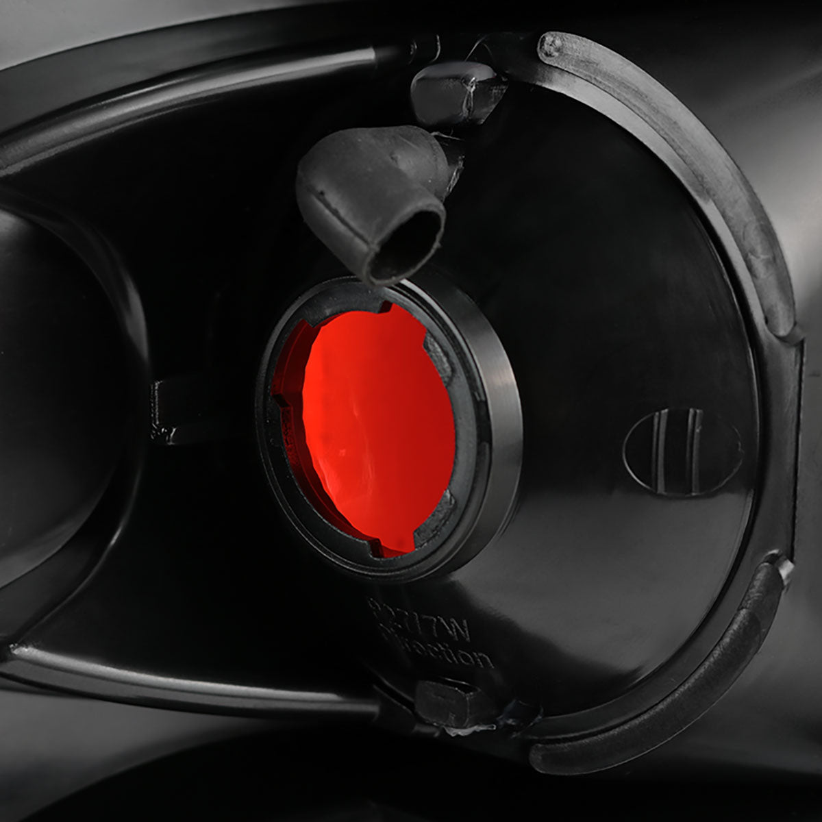 1999-2002 Chevrolet Silverado/ 1999-2006 GMC Sierra Tail Lights (Chrome Housing/Clear Lens)