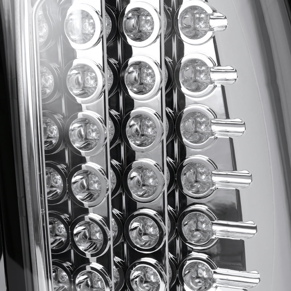 1999-2002 Chevrolet Silverado/ 1999-2006 GMC Sierra LED Tail Lights (Chrome Housing/Clear Lens)
