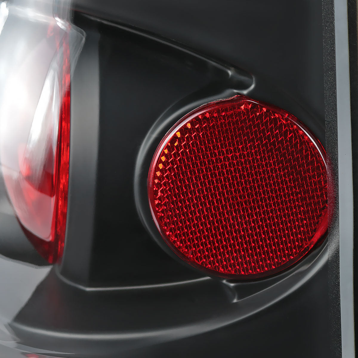 1999-2002 Chevrolet Silverado/ 1999-2006 GMC Sierra Tail Lights (Matte Black Housing/Clear Lens)