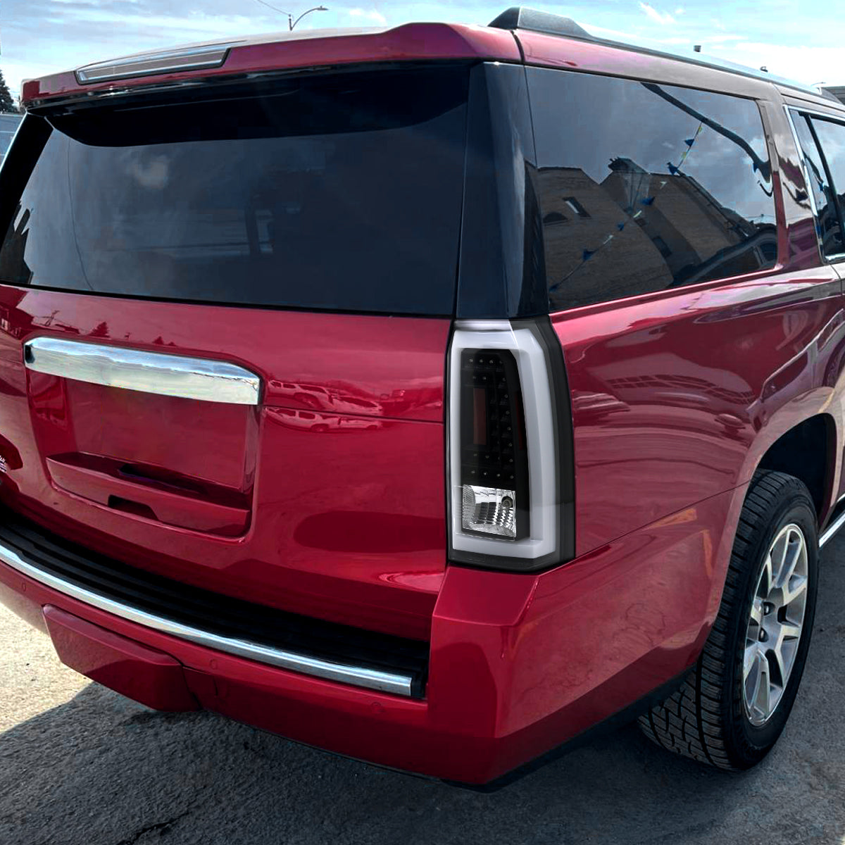 2015-2020 GMC Yukon/Yukon XL LED Tail Lights (Matte Black Housing/Clear Lens)