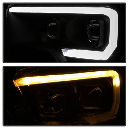 SPYDER xTune 16-18 Toyota Tacoma SR/SR5 DRL Proj Headlights w/Turn Signal - Blk Smk (PRO-JH-TTA16-SR-BSM) 9043000