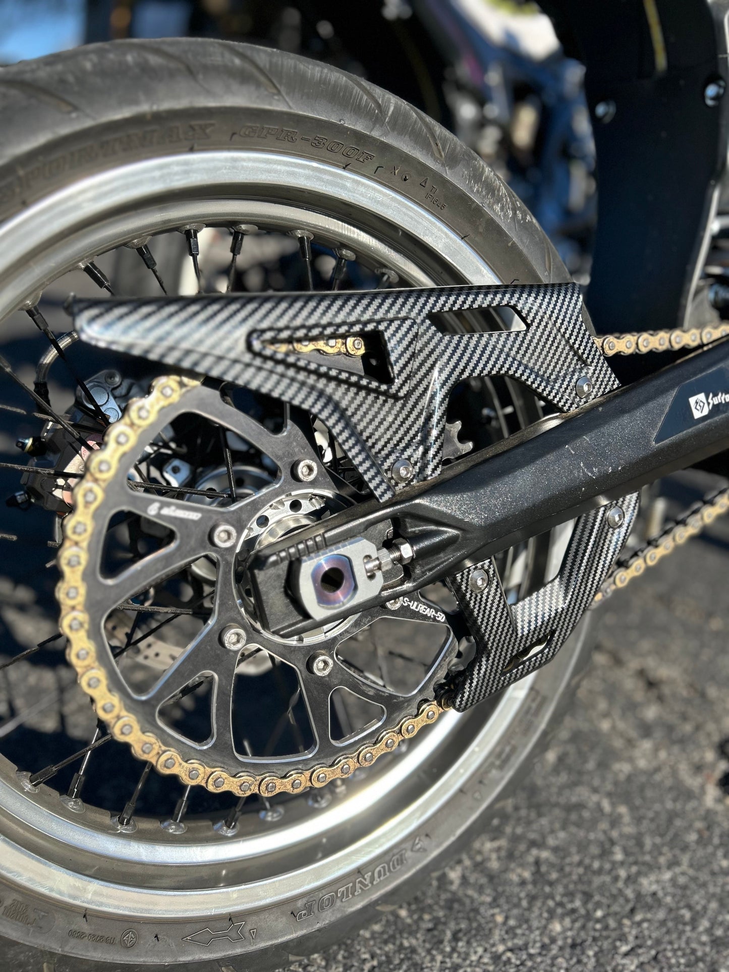 Surron Ultra Bee Upper Chain Guard - Carbon