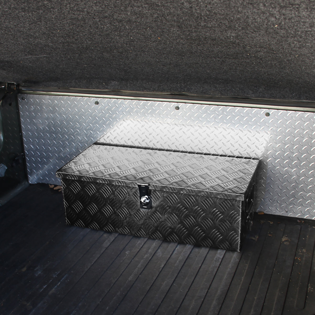 Universal 30" Heavy Duty Black Aluminum Truck Tool Box w/ Side Handles, Lock & Keys