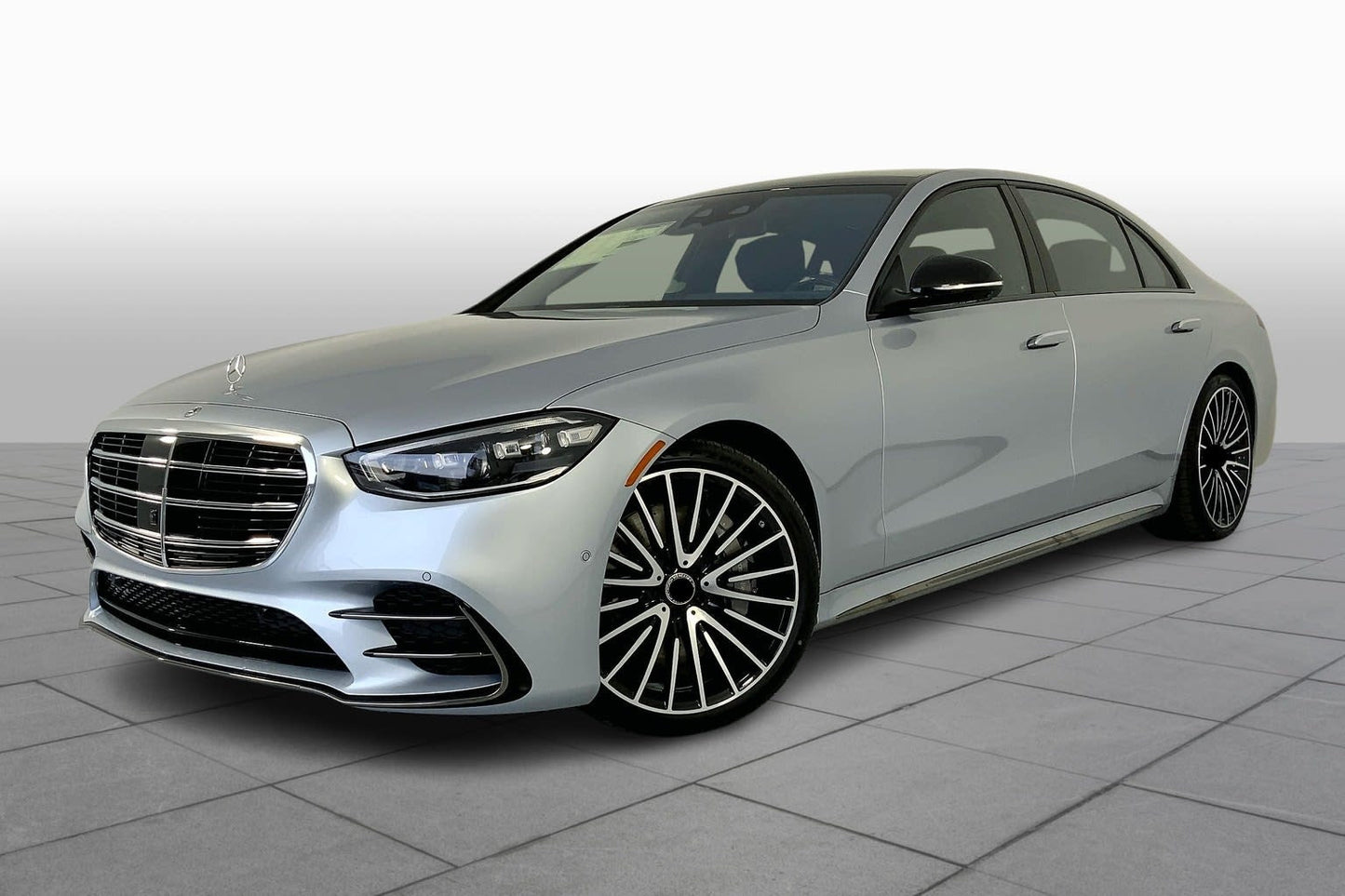 22" Wheels fits Mercedes Benz E250 E350 E400 E550 GL350 GL450 GL550 GLE300D GLE350 GLE400 GLE450 ML250 ML320 ML350 ML400 ML430 ML500 ML55 ML550 ML63 S400 S430 S500 S55 S550 S600