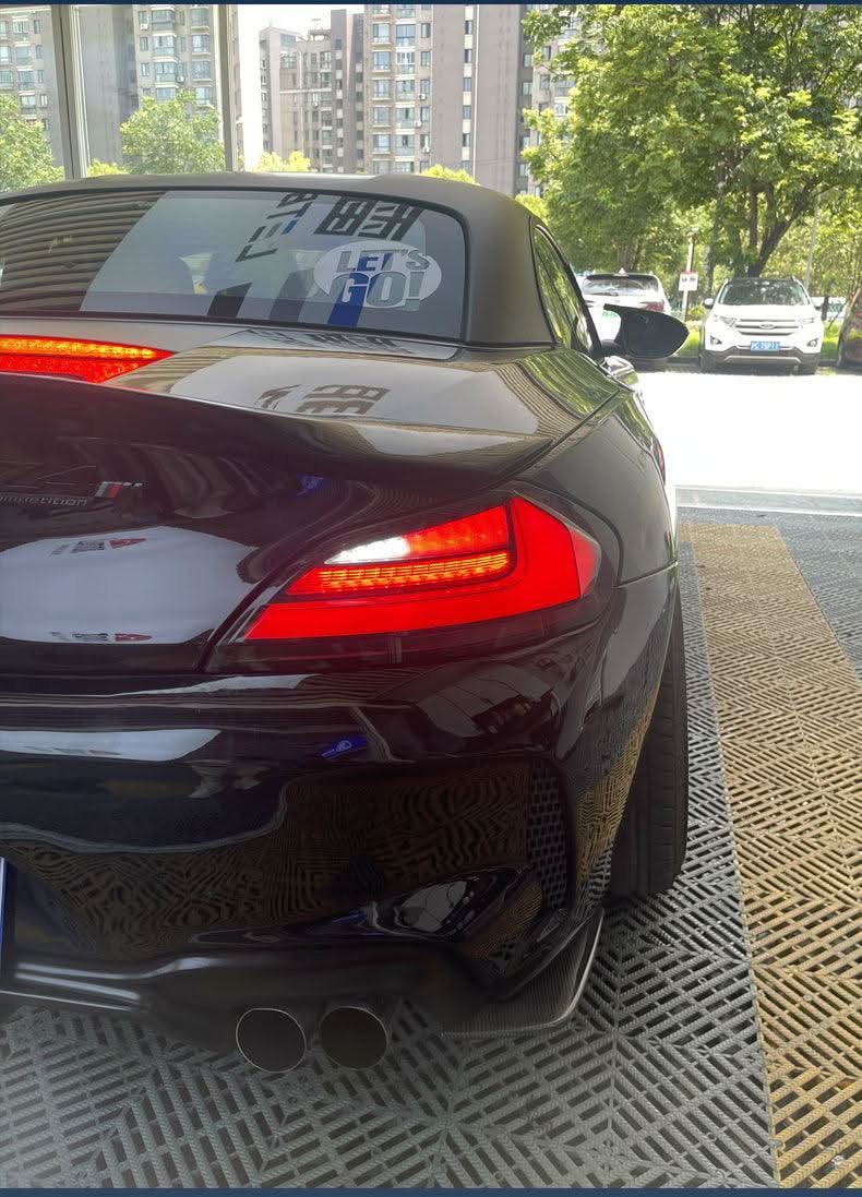 BMW Z4 E89 Clear and Clear/Red LED Tail Lights Upgrade (2008-2016)