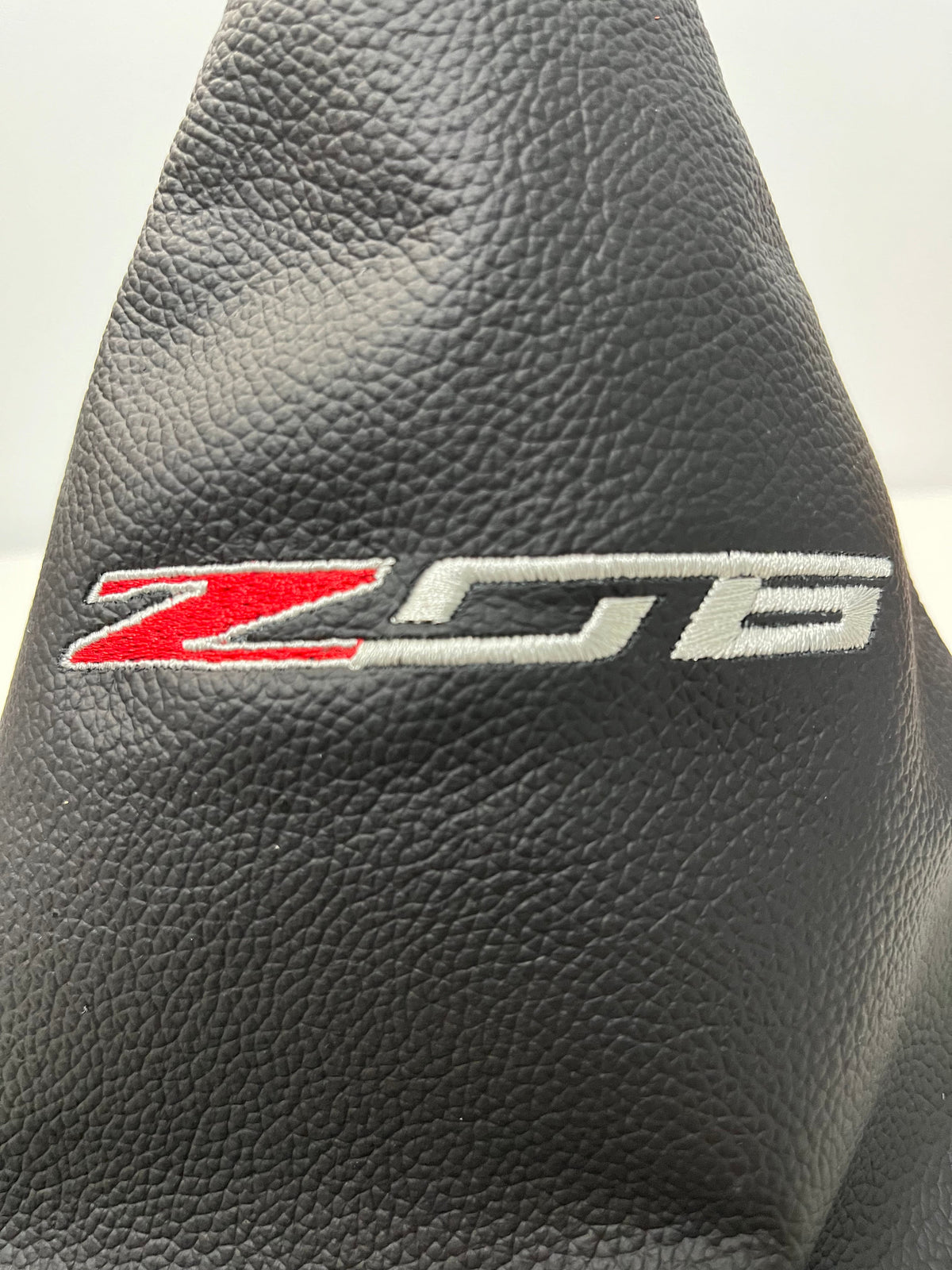 New Embroidery Leather/Suede Manual Shift Boot Cover For Chevy Corvette C6 Z06 2005-2013