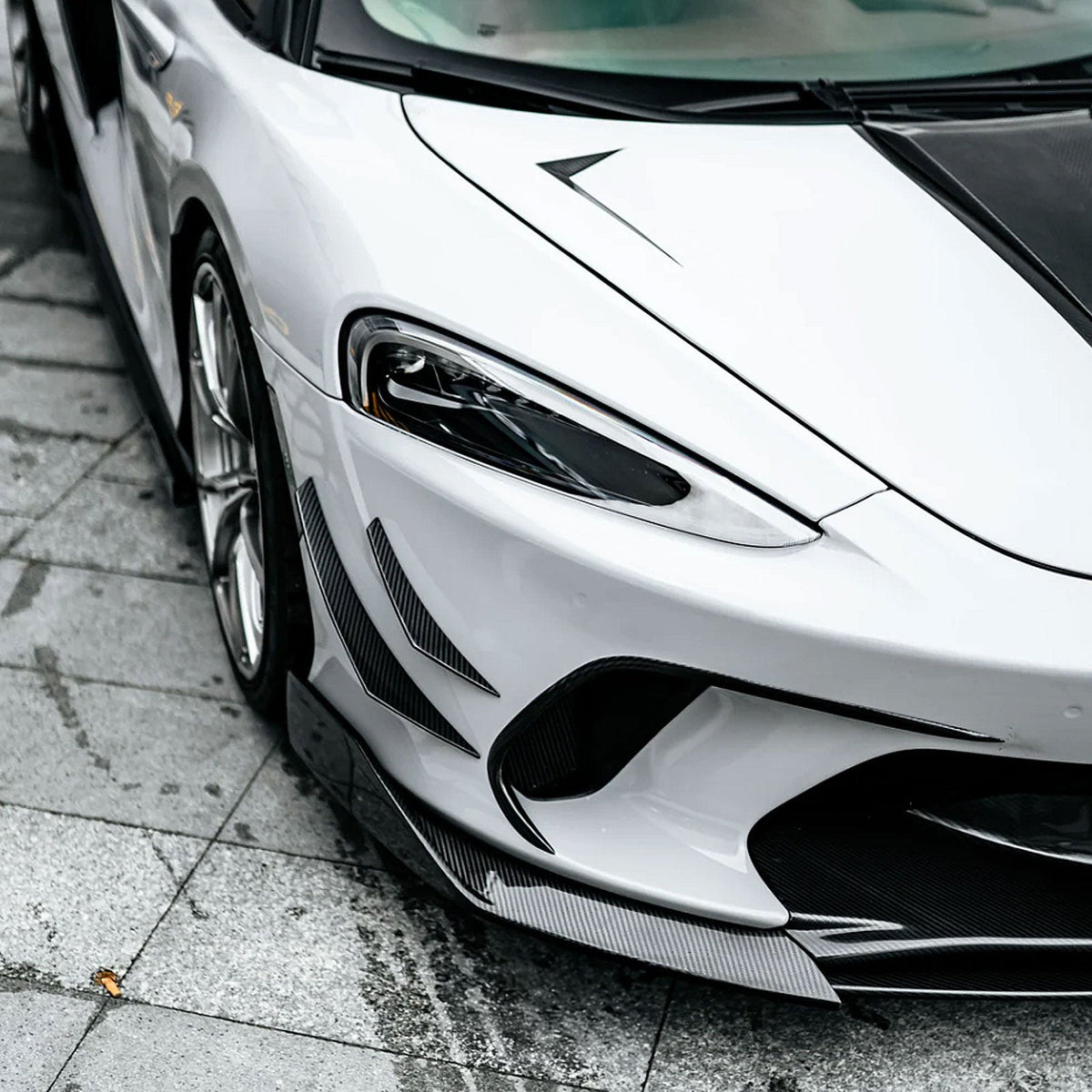 PRO Style Dry Carbon Fiber Front Bumper Splitters for McLaren GT