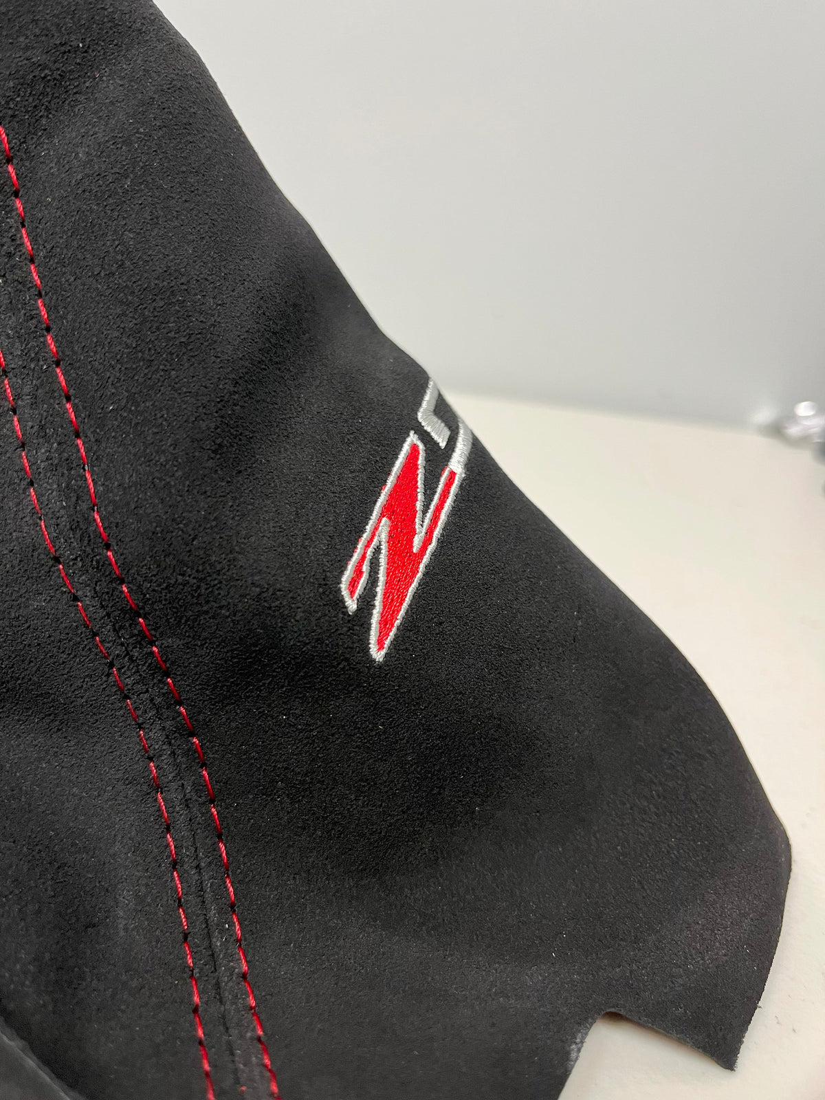 New Embroidery Leather/Suede Manual Shift Boot Cover For Chevy Corvette C6 Z06 2005-2013