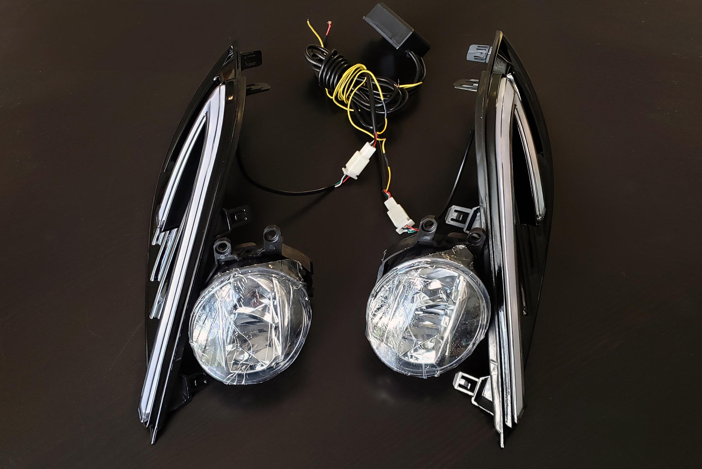 HRS 2018-20 Toyota Camry SE/XSE/TRD DRL + LED Fog Lights V1 (Not LE/XLE)