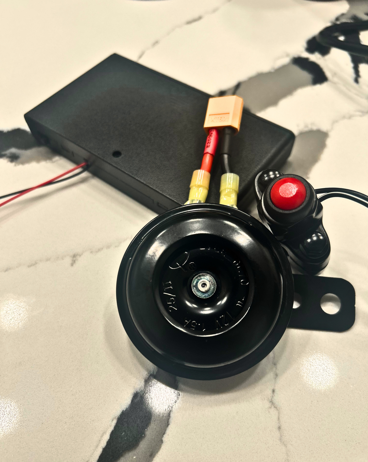 🔥SOLD OUT🔥Battery Powered Horn V1 [With a Switch]