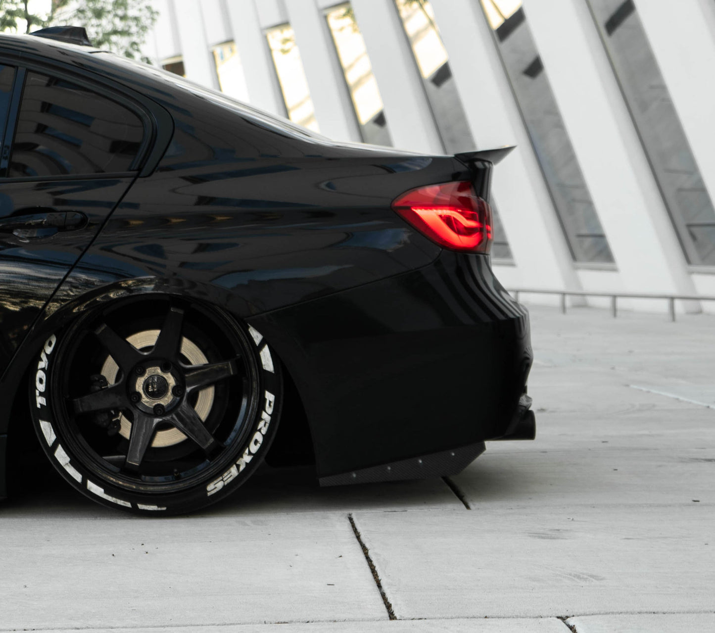BMW Carbon Fiber Rear Bumper Splitter Extensions Gloss Wet (Rivets)