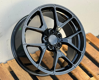 MB19 18x8.5 5x112 +35 66.6 Gloss Black