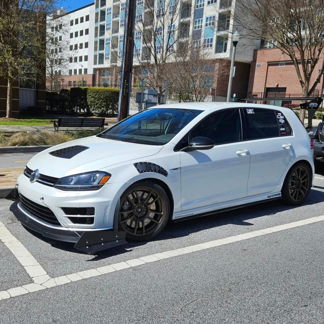 MK7 / 7.5 GTI & Golf R Center Hood Vent