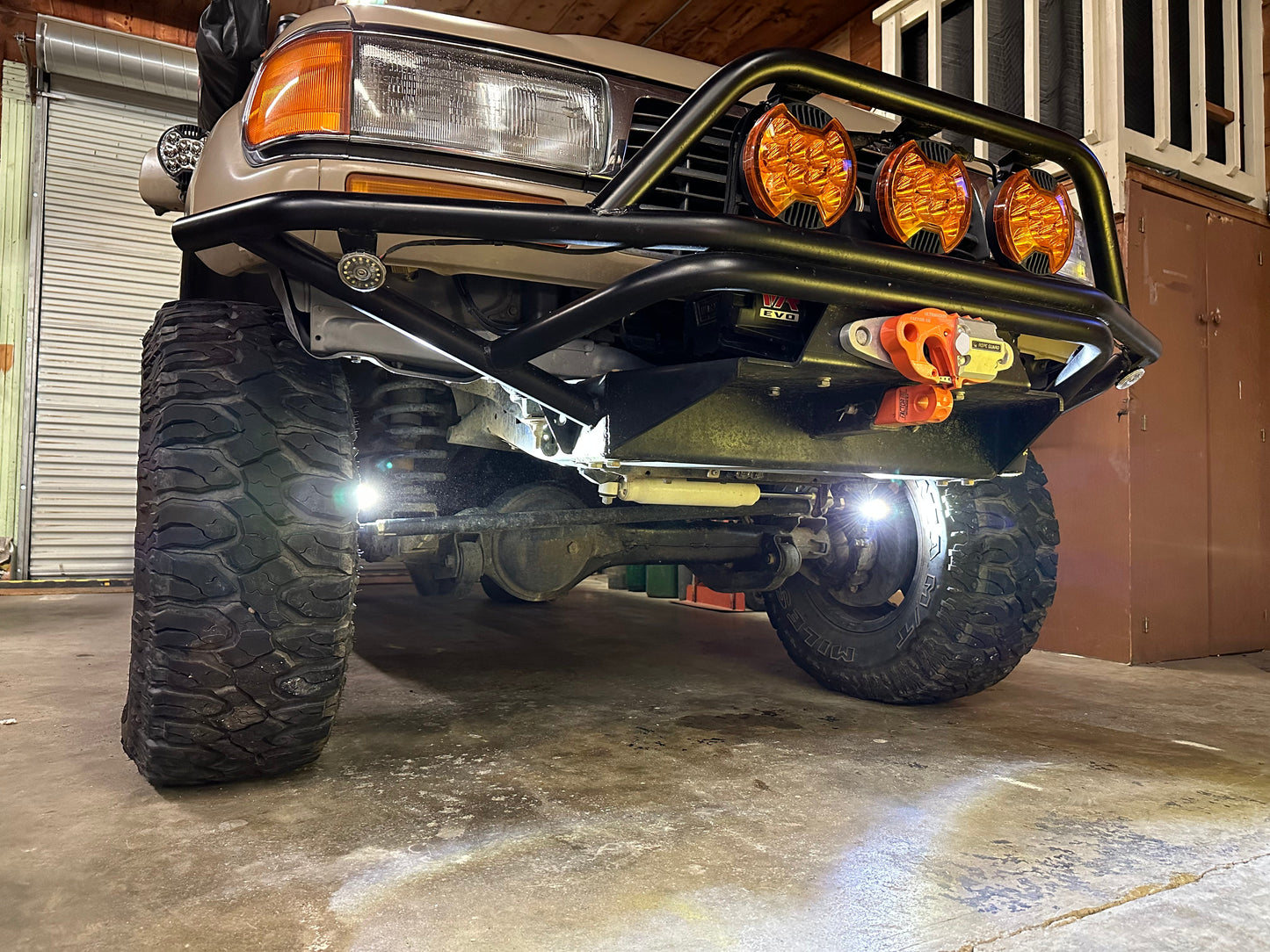 Toyota FJ80 Landcruiser Steerable Knuckle Pod Light Mounts (1990-1997)