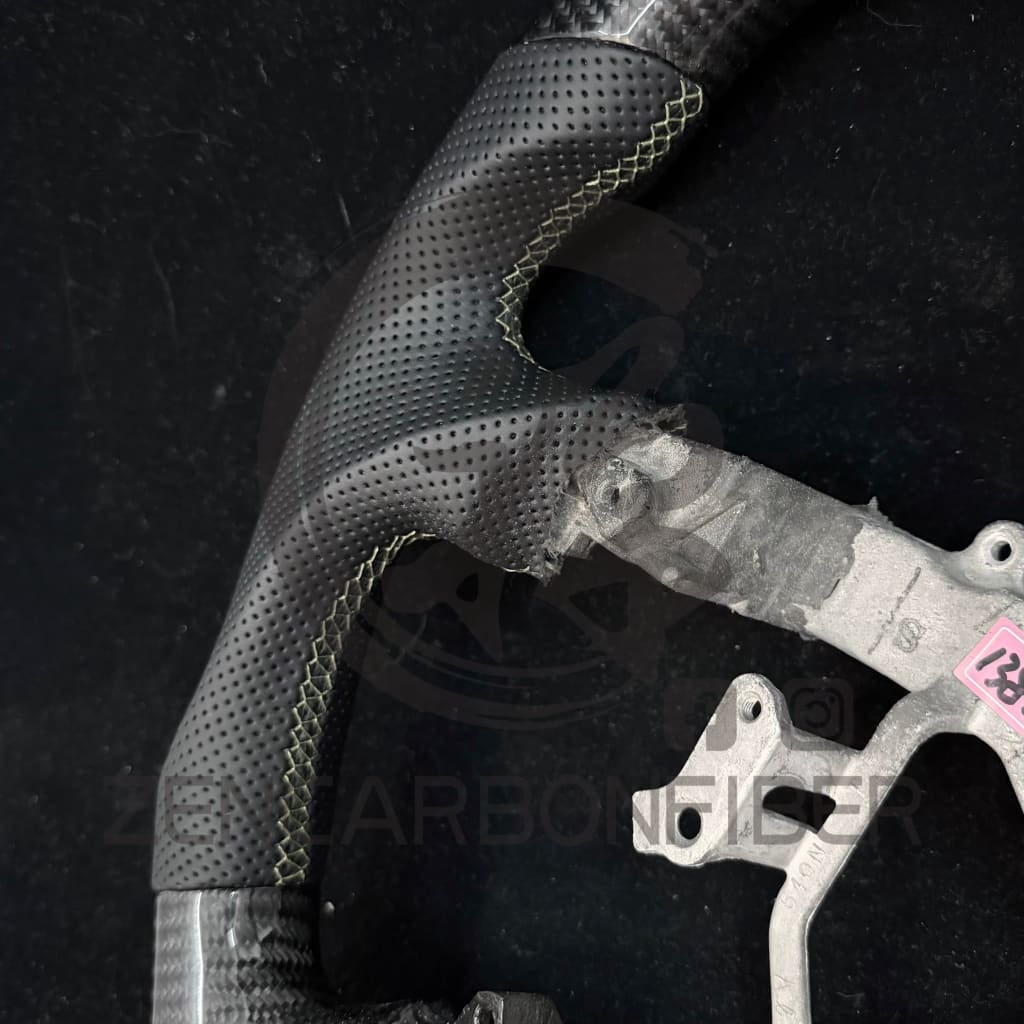 IN STOCK - 2003-2009 Toyota 4Runner/Tacoma Carbon Fiber Steering Wheel