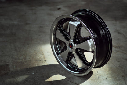 911 | Gloss Black/Machined Face & Lip