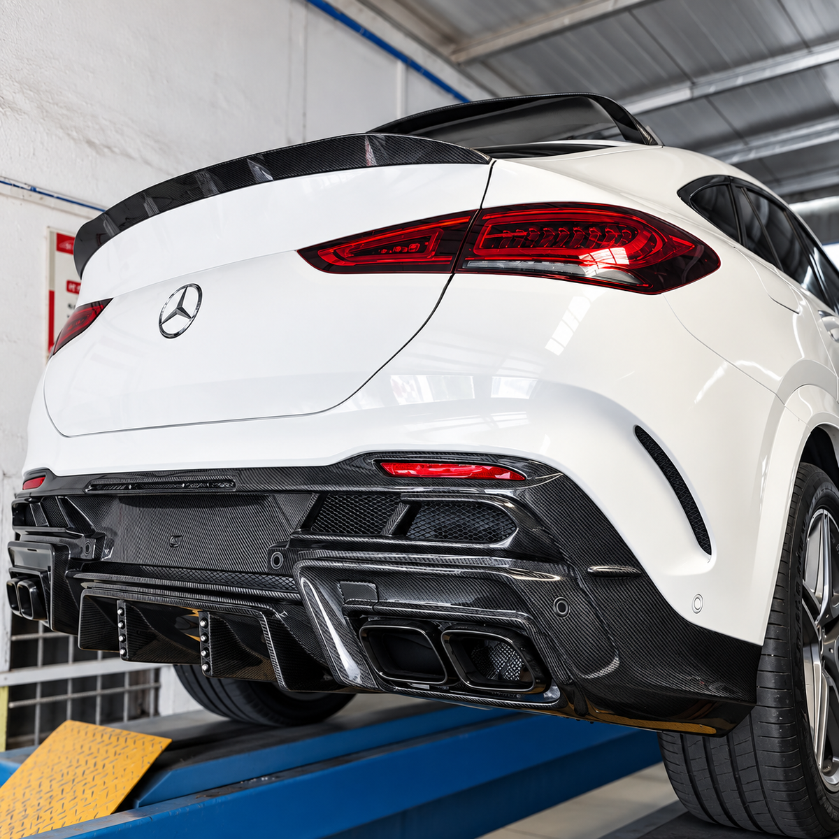 4PC LD Style Carbon Fiber Aerodynamic Body Kit for Mercedes GLE Coupe
