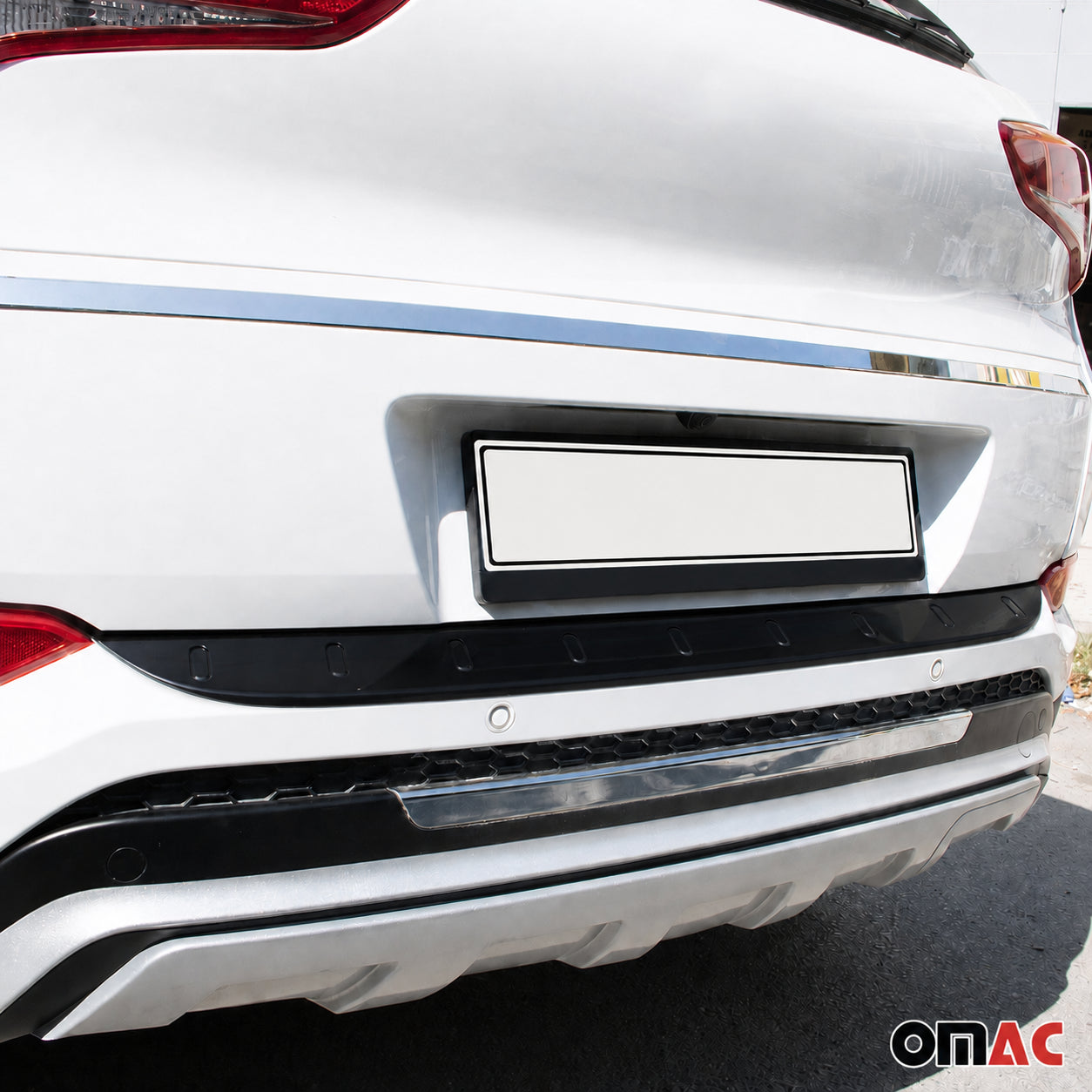 2016-2018 Hyundai Tucson Rear Bumper Guard Acrylic Black