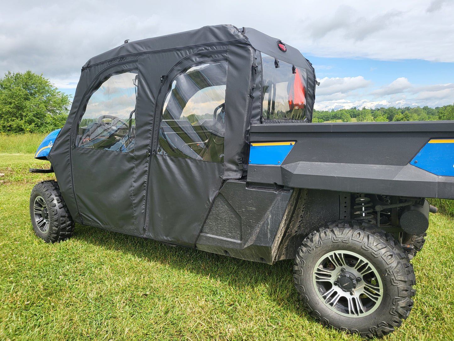New Holland 850 Crew - Door/Rear Window Combo