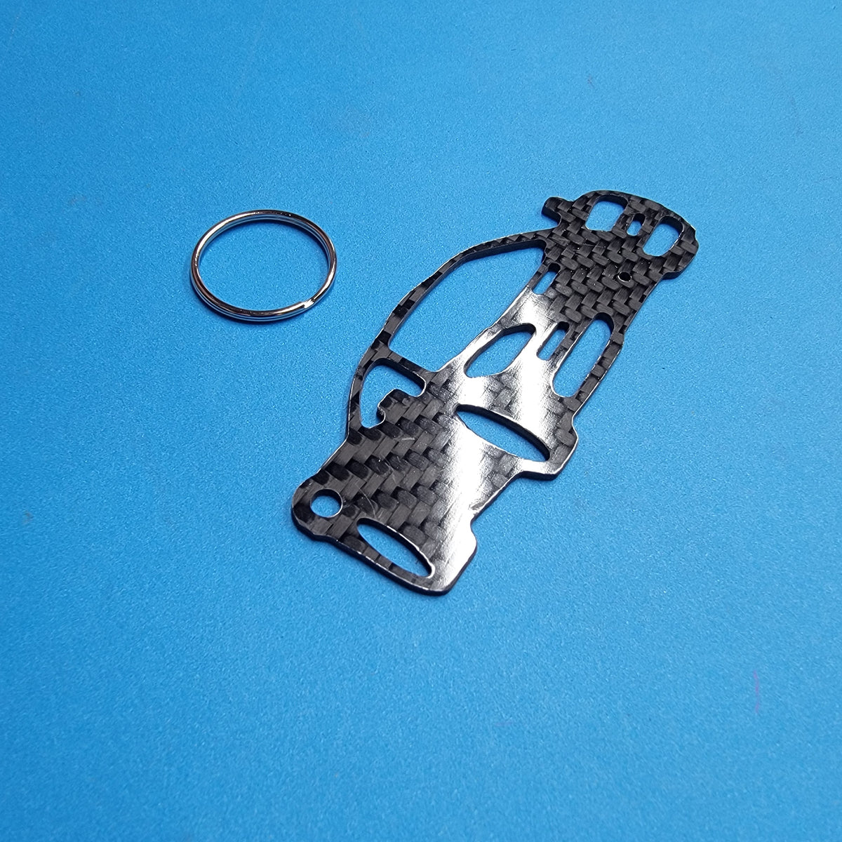Carbon Fiber keychain for McLaren F1 (1992-1998) Inspired Keychain Lanyard 3d FRONT view Glossy Twill