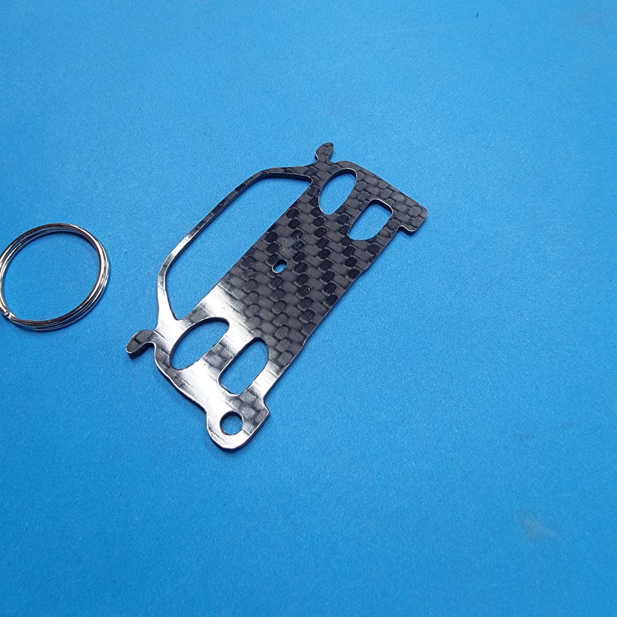 Carbon Fiber keychain for Ferarri Modena (1999-2004) keychain  front view Glossy Twill