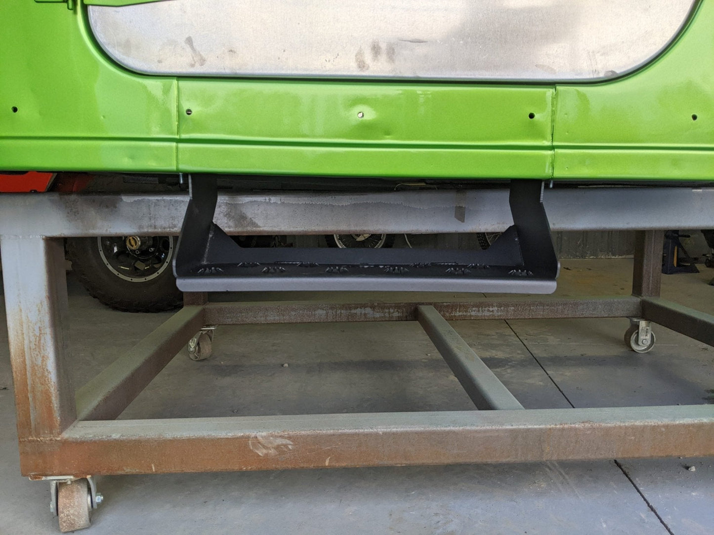 Roxor side steps in Black Powdercoat