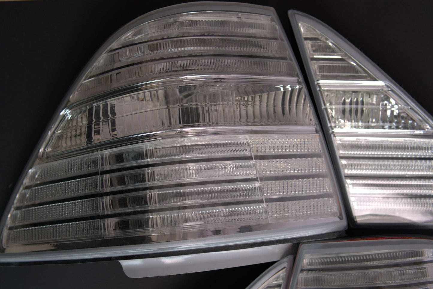 2004 - 2006 LEXUS LS430 UCF31 ALL CLEAR TAILLIGHT LENSES