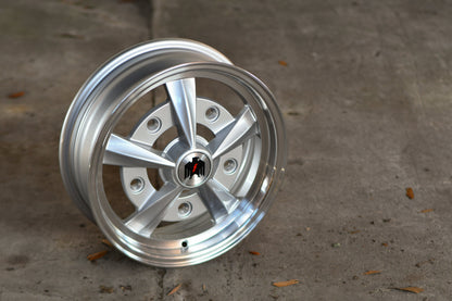 Hans | Gloss Silver Machined Lip