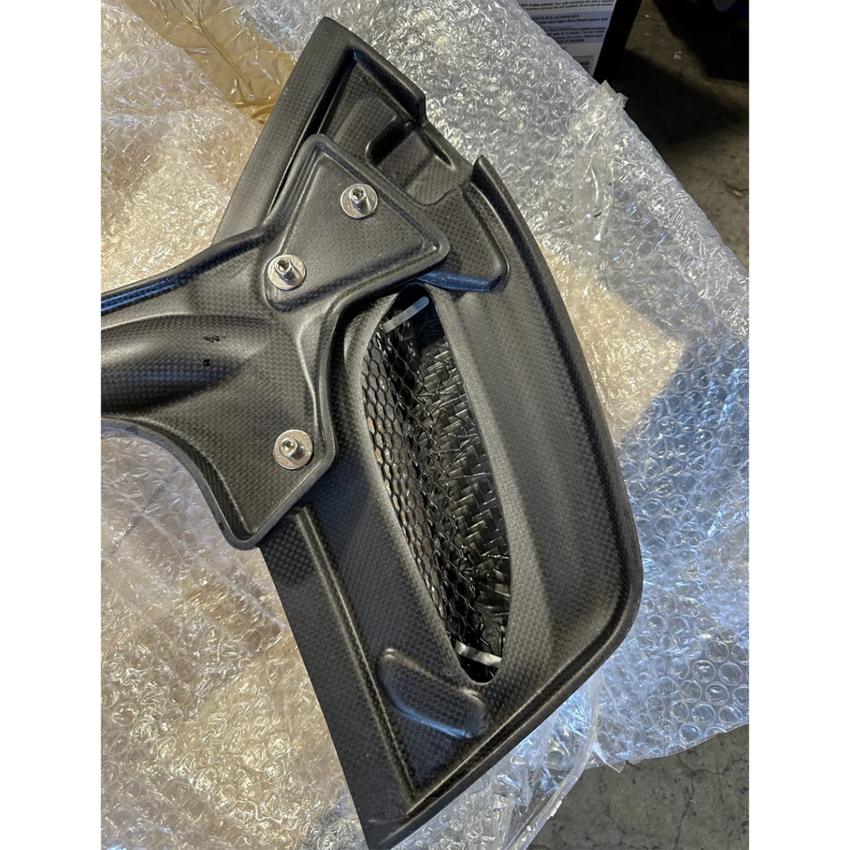 Carbon Fiber Rear Engine Bonnet Cover Window for Ferrari 488 Spyder