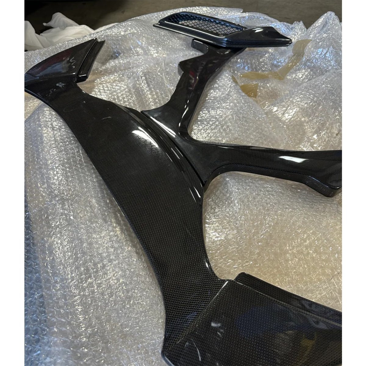 Carbon Fiber Rear Engine Bonnet Cover Window for Ferrari 488 Spyder