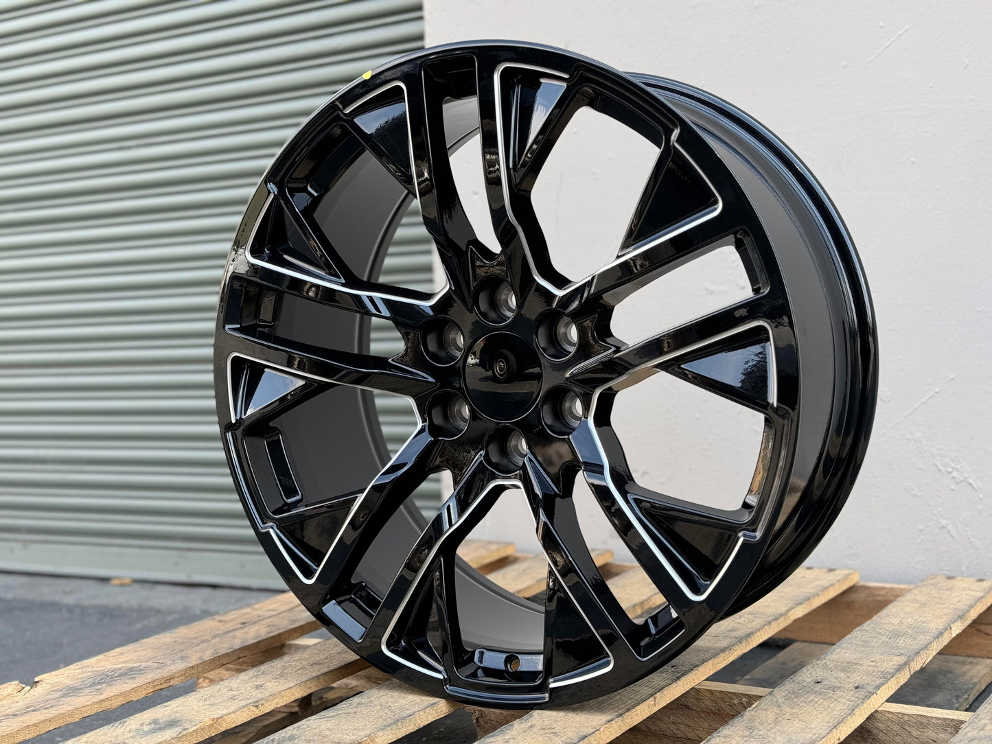 GM3 22x9 6x139.7 +24 78.1 Black+Milled Spokes (FITS GMC SILVERADO TAHOE SIERRA)