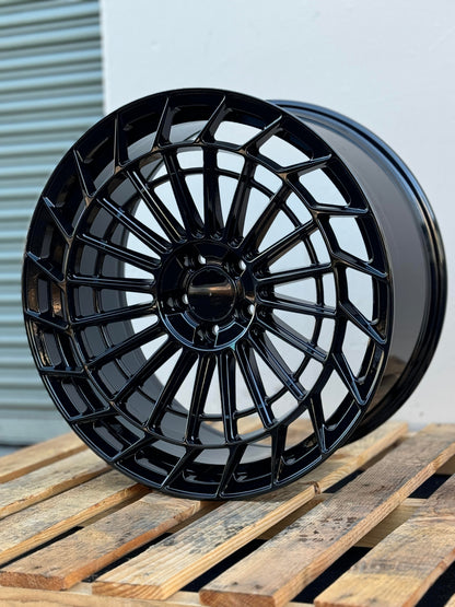 MB22 21x10 5x112 +43 66.6 Gloss Black