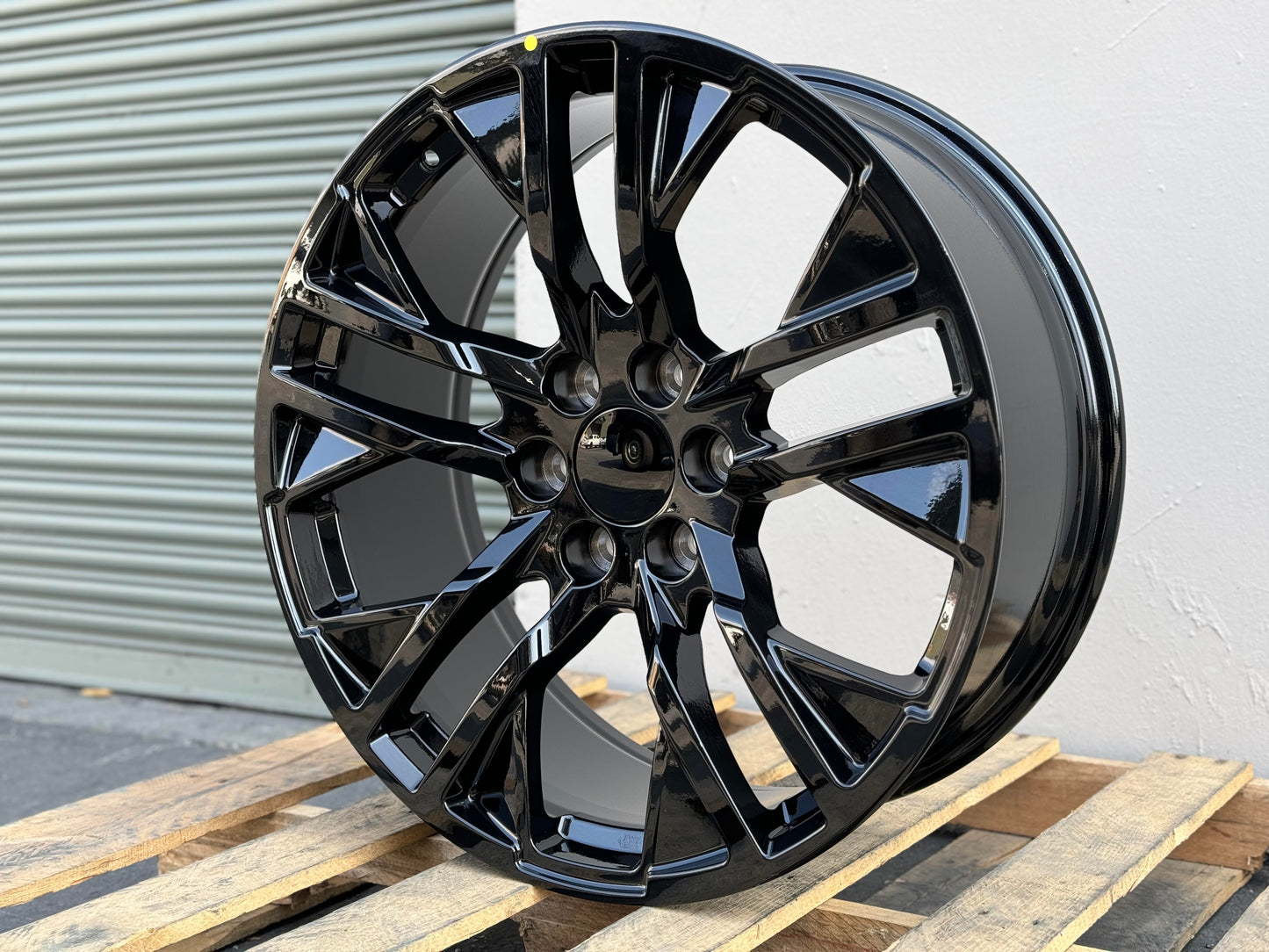 GM3 22x9 6x139.7 +24 78.1 GLOSS BLACK (FITS GMC SILVERADO TAHOE SIERRA)